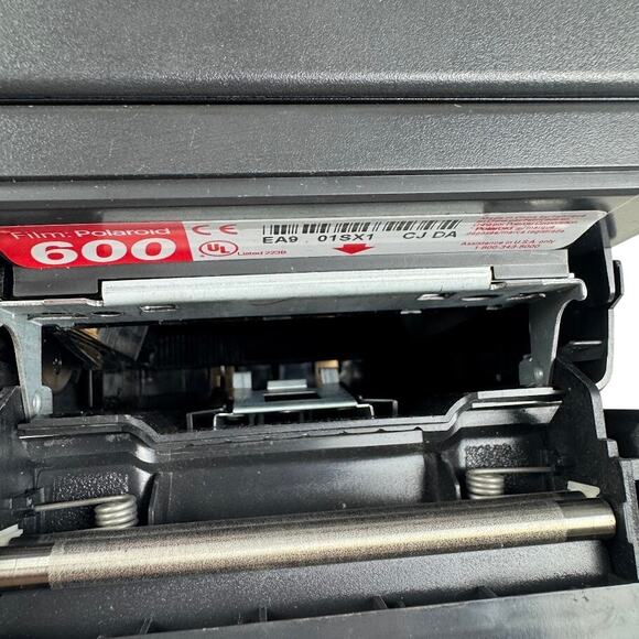 Polaroid One Step 600 Camera - Picture 7 of 7